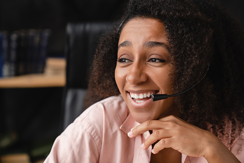 it-support-customer-support-manager-in-headset-usi-2022-01-21-19-25-30-utc